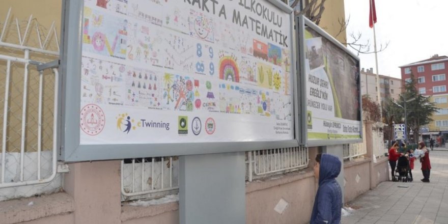 Ereğli Belediyesi durakları ve billboardları matematikle süsledi