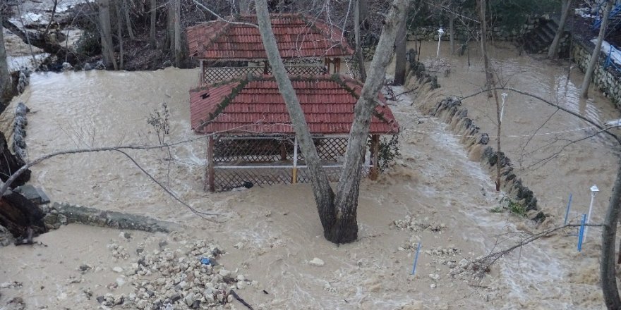 Karaman’da aşırı yağışlar sele neden oldu