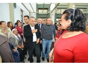 Başkan Kocaoğlu Aşure Dağıtımına Katıldı