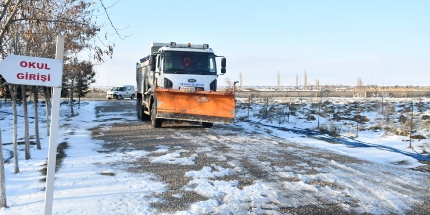 Aksaray Belediyesi kar mesaisini aralıksız sürdürdü