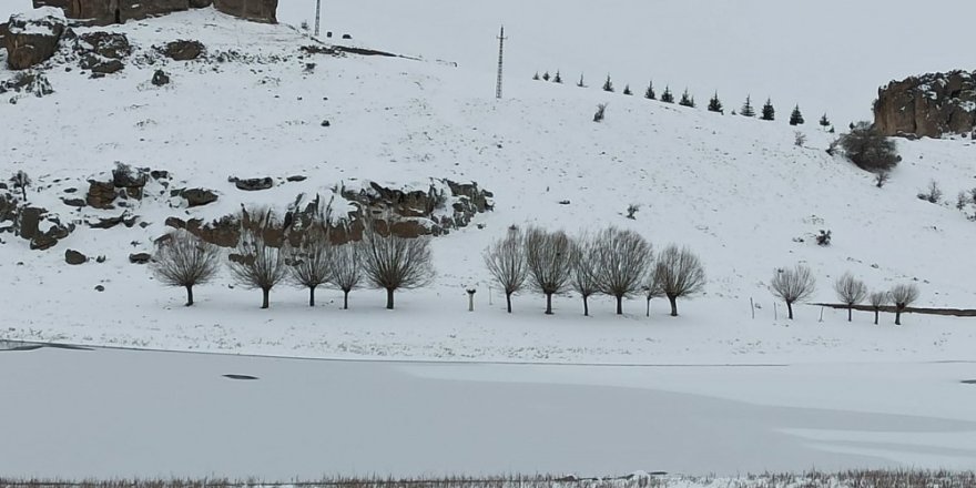 Aksaray’da göletler buz tuttu