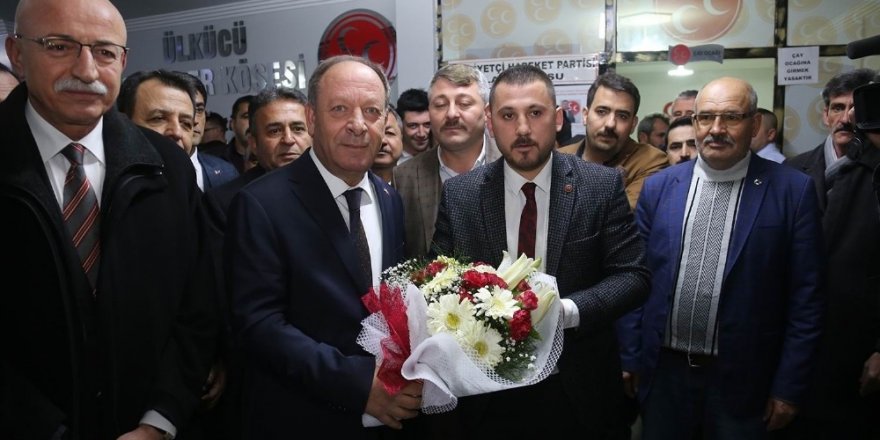 Oprukçu resmi MHP üyelik formunu imzaladı