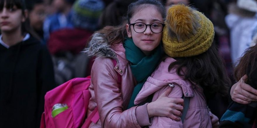 Elazığ'da depremin ardından ilk ders zili çaldı