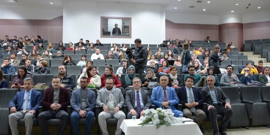 Selçuk’ta "Seyyahlardan ve Selçuklu Matbahından Rehberlere Sesleniş" konferansı