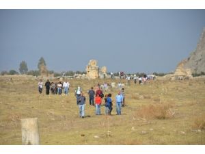 Müze İdarecileri, Anavarza Antik Kenti’nde