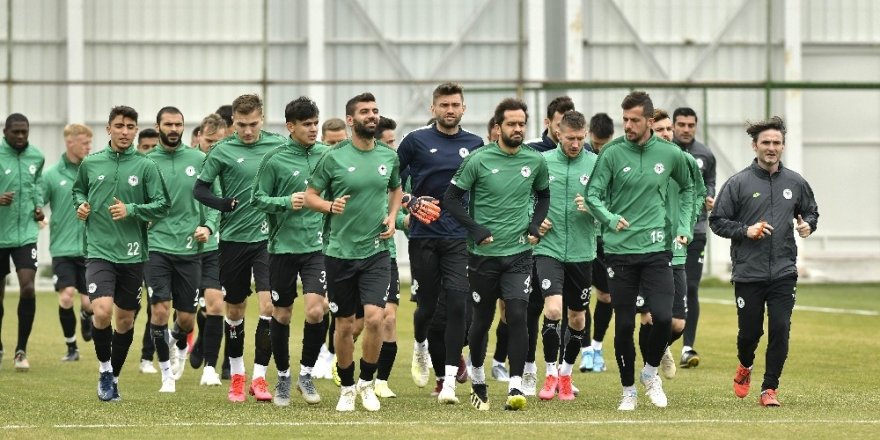 Konyaspor, Fenerbahçe hazırlıklarını sürdürüyor