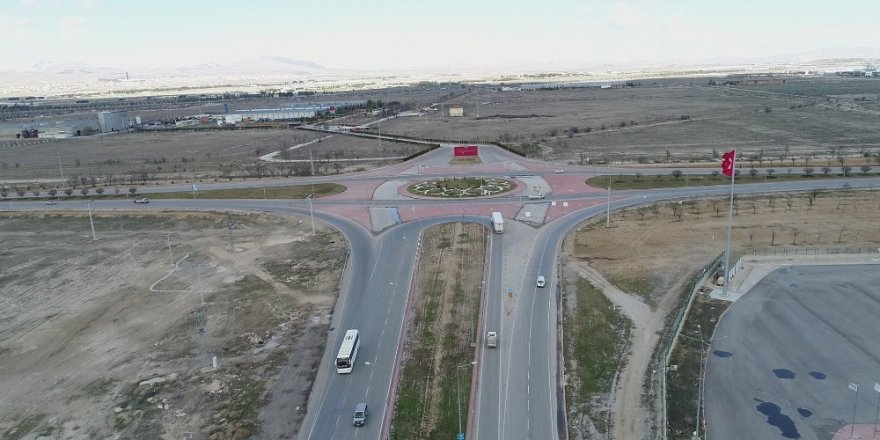 Konya Büyükşehir’den Aksaray Yolu Aslım Caddesi girişine köprülü kavşak