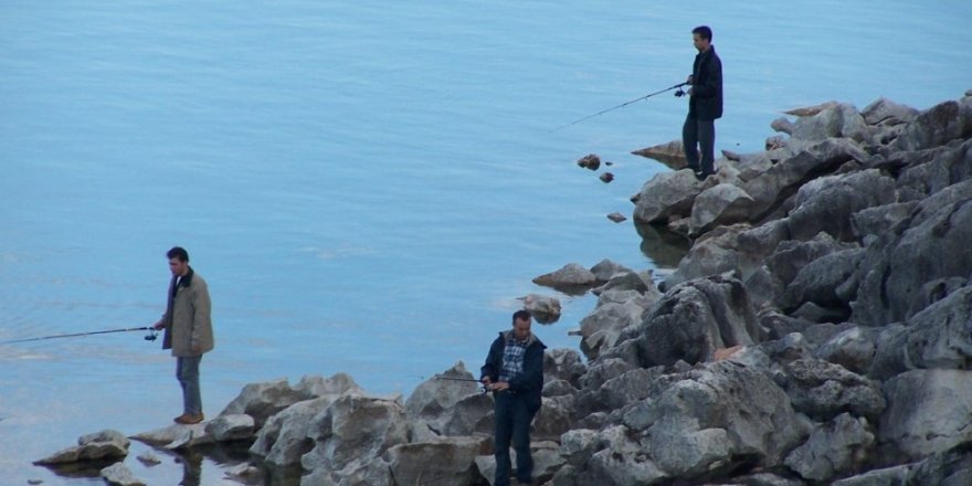 Beyşehir Gölü’nde yasak dönemde olta avcılığı da yasak