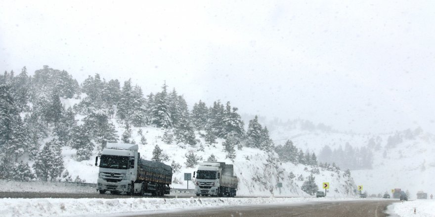 Konya-Antalya kara yolu çekici ve tır geçişlerine açıldı