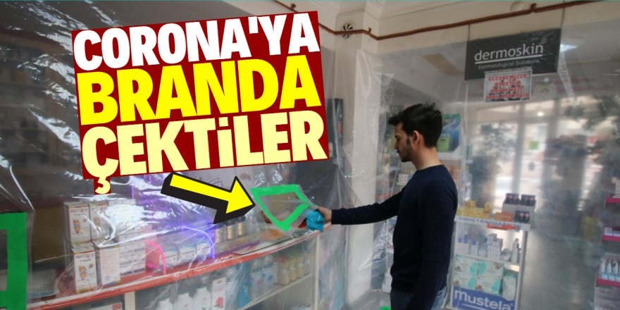 Konyalı eczacıdan koronavirüse şeffaf brandalı önlem