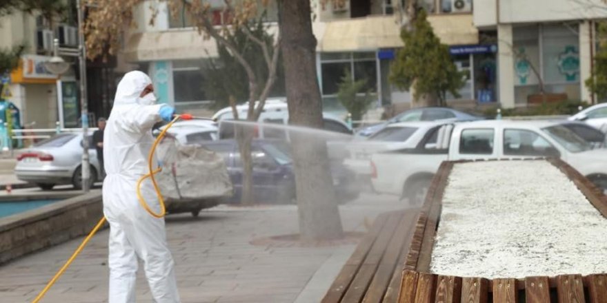 Aksaray’da oto ve hayvan pazarı dezenfekte edilip kapatıldı