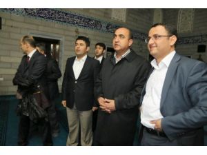 Misafir Milletvekilleri Somuncu Baba’yı Ziyaret Etti