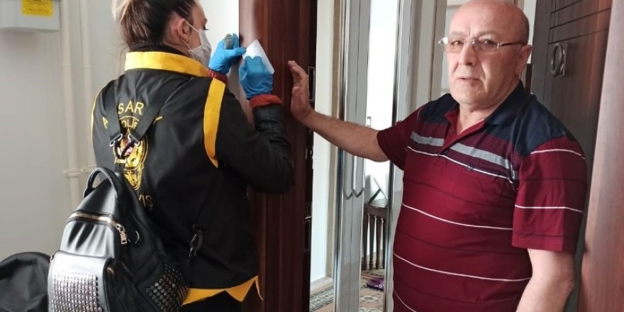 Aksaray’da polis ekipleri yaşlı ve hastalara online hizmet veriyor