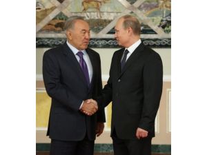 Nazarbayev’den Putin’e Ve Minnihanov’a Başsağlığı