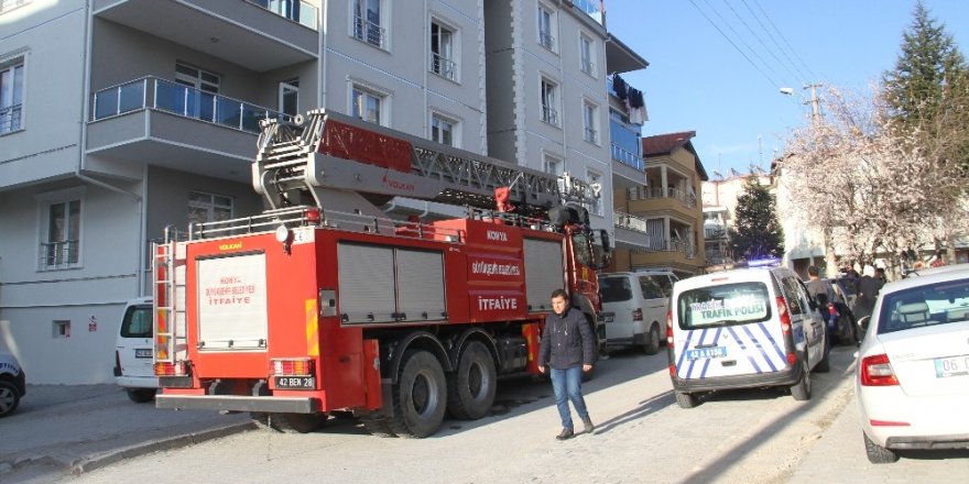 Elektrik panosundaki yangın büyümeden söndürüldü