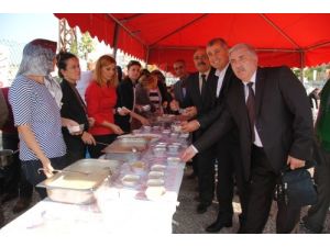 Chp'liler Manavgat'ta 5 Bin Kase Aşure Dağıttı