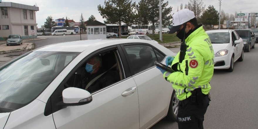 Polisin Korona virüs denetimleri sürüyor