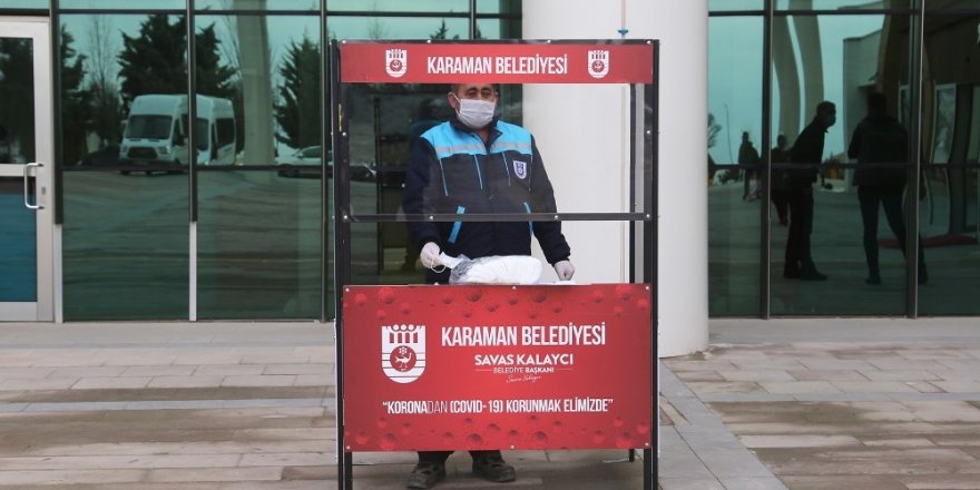 Karaman Belediyesi ücretsiz maske dağıtımını sürdürüyor