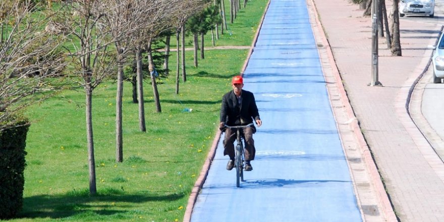 Motosiklet ve bisikleti tercih edin