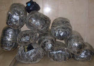 Ares nakliye aracındaki 80 kilo uyuşturucuyu buldu