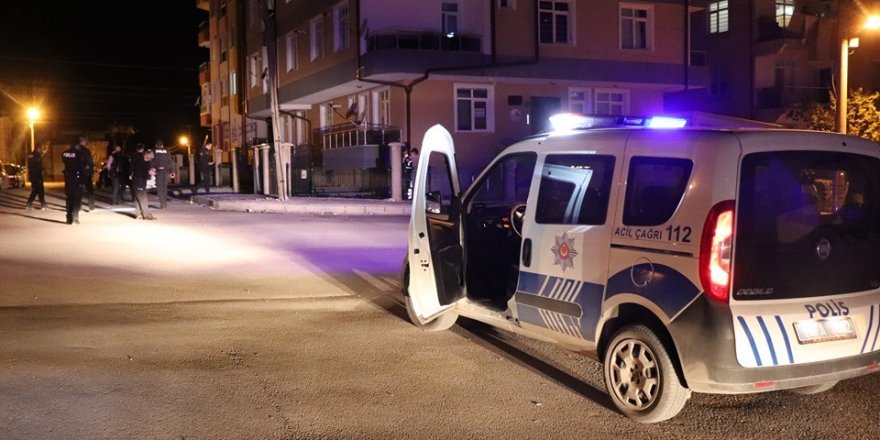 Karaman’da silahla oynayan bir kişi kazayla kendini vurdu