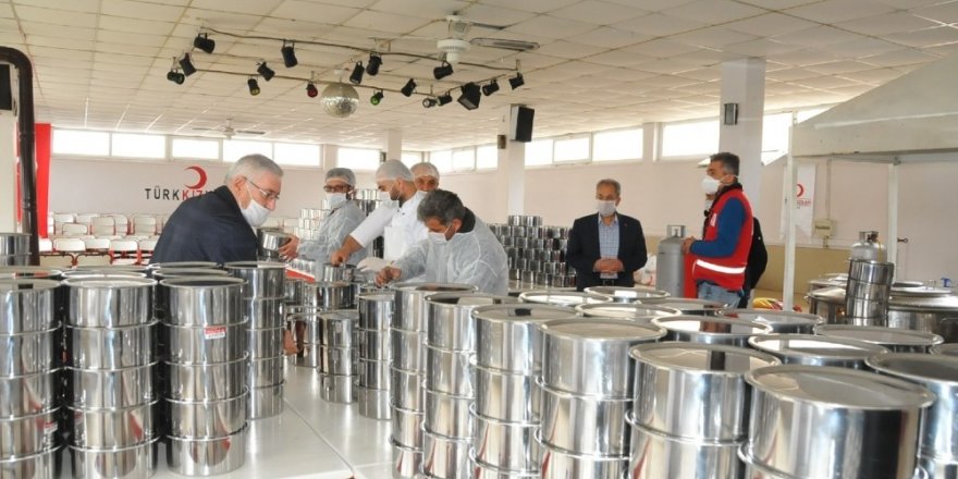 Akşehir’de ihtiyaç sahiplerine iftar yemeği