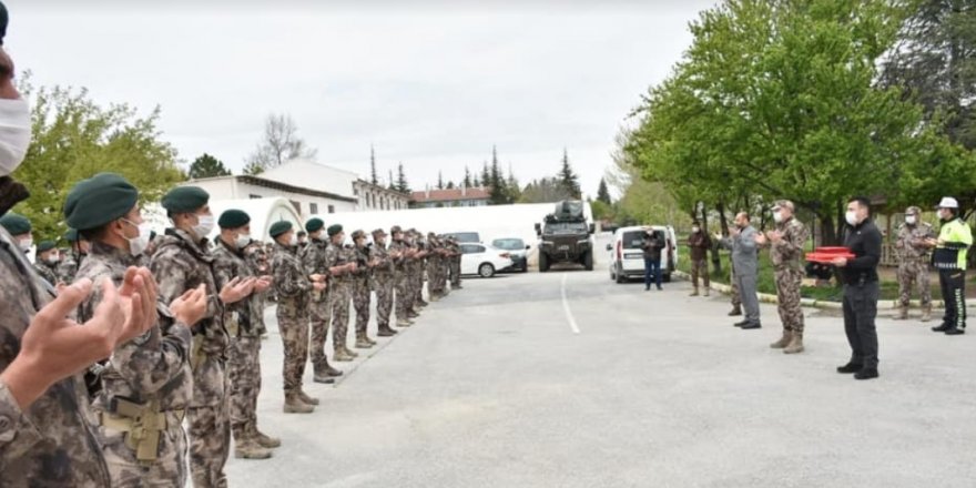 Özel harekat polisleri dualarla uğurlandı