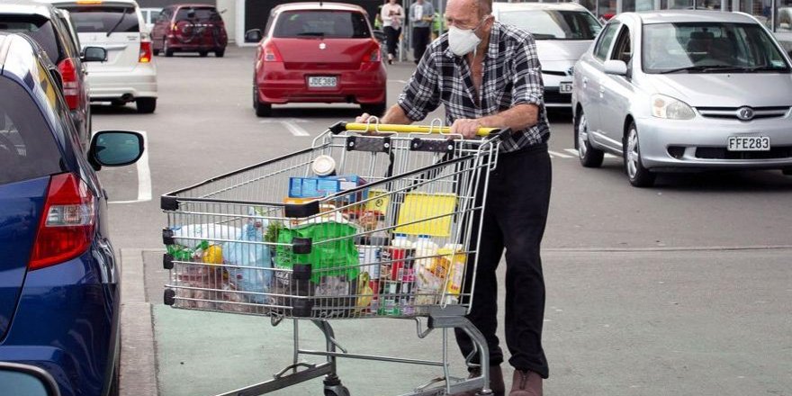 Corona virüsünde son durum: ‘Savaşı kazandık’ dedi yasakları kaldırdı