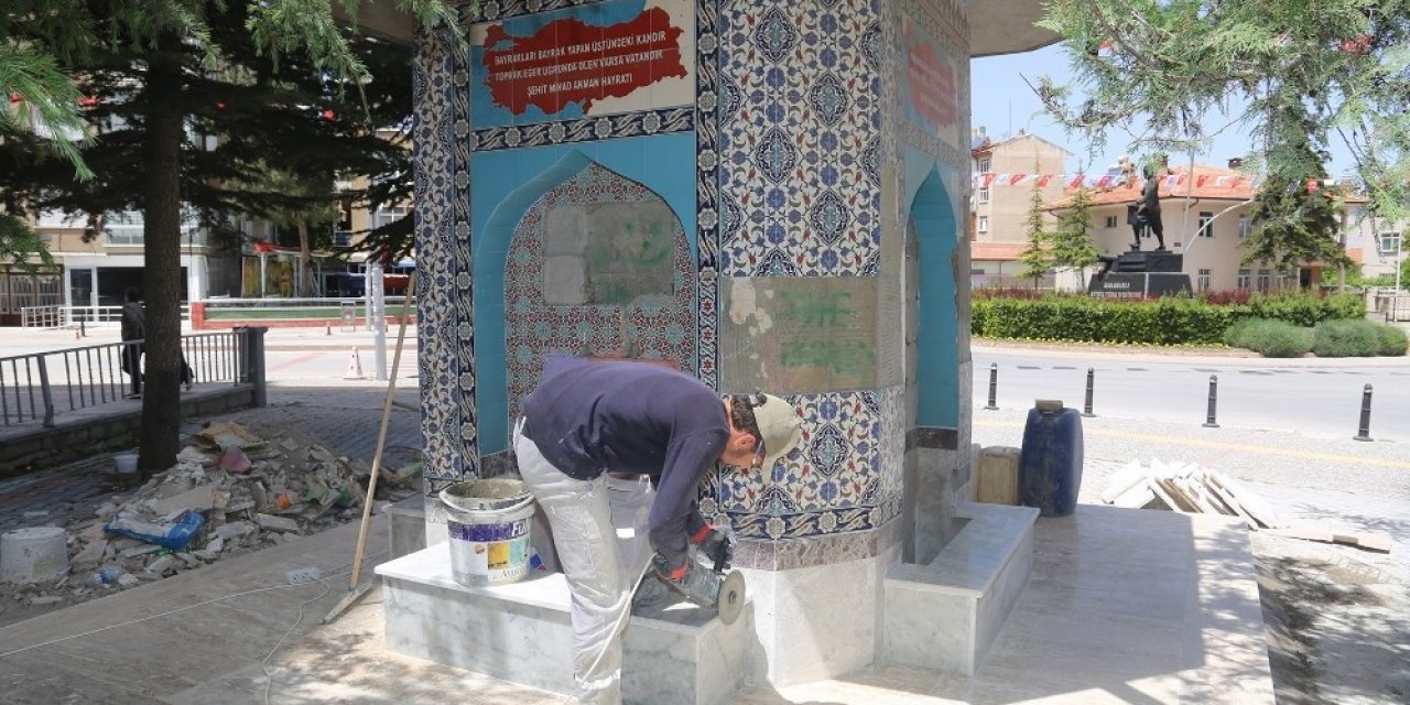 Karaman Belediyesi, kent merkezindeki çeşmeleri onarıyor