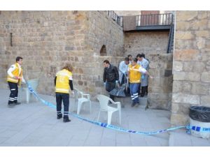 Anten Takmaya Çıktı Hayatından Oldu