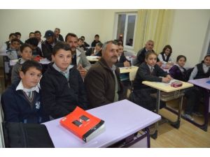 'Okuma Salonumuzu Kapatmayın Geleceğimizi Karartmayın'