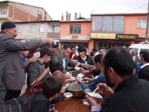 Çat'ta Aşure Şenliği