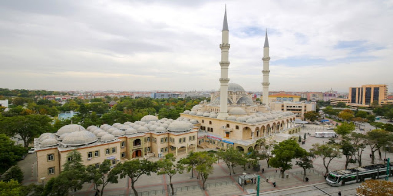 Konya'da bin 396 noktada cuma namazı eda edilecek