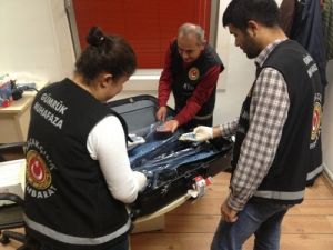 Rol Yapan Gümrükçüler 2 Milyon Liralık Ecstasy Ele Geçirdi