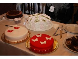 Türk Ve Rus Hanımlardan Pasta Yarışması