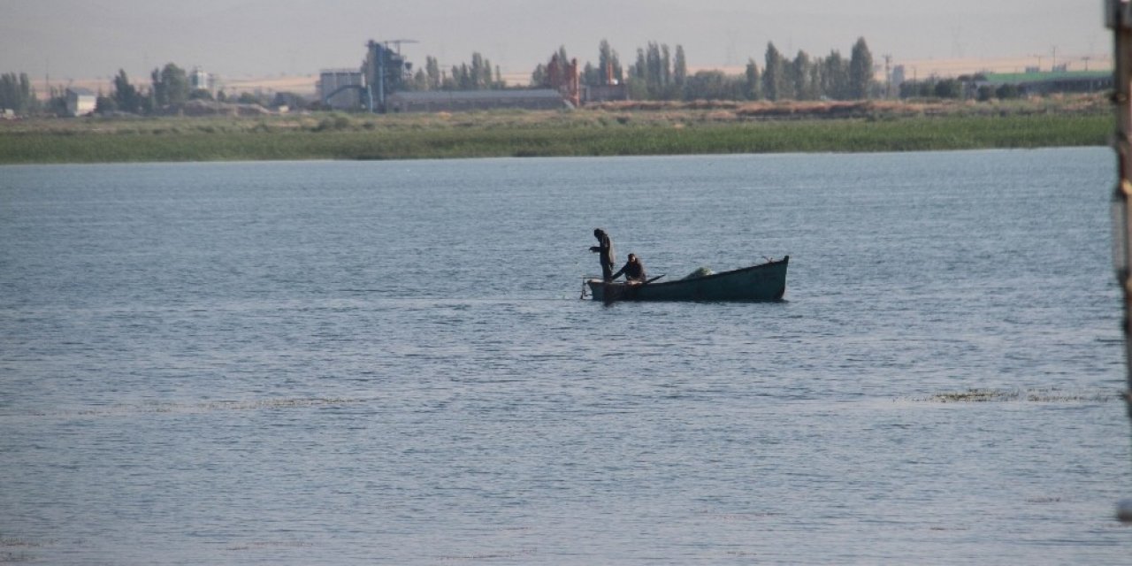 Beyşehir Gölü’nde balık av yasağı sona eriyor