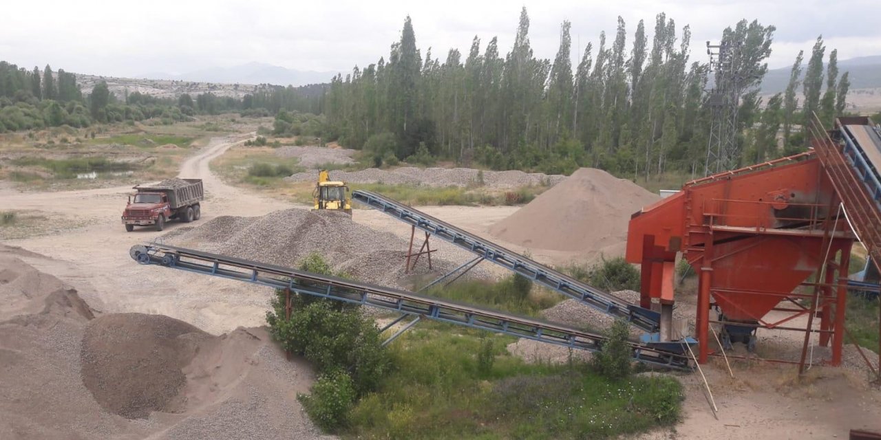 Seydişehir'deki kum ocağında 3 çeşit malzeme üretiliyor