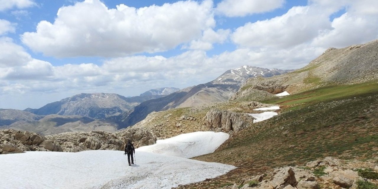 Dolamaç Kepiri Dağı’na tırmanıp doğal güzellikleri fotoğrafladılar
