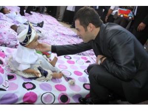 Suriyeli 82 Çocuk Sünnet Ettirildi