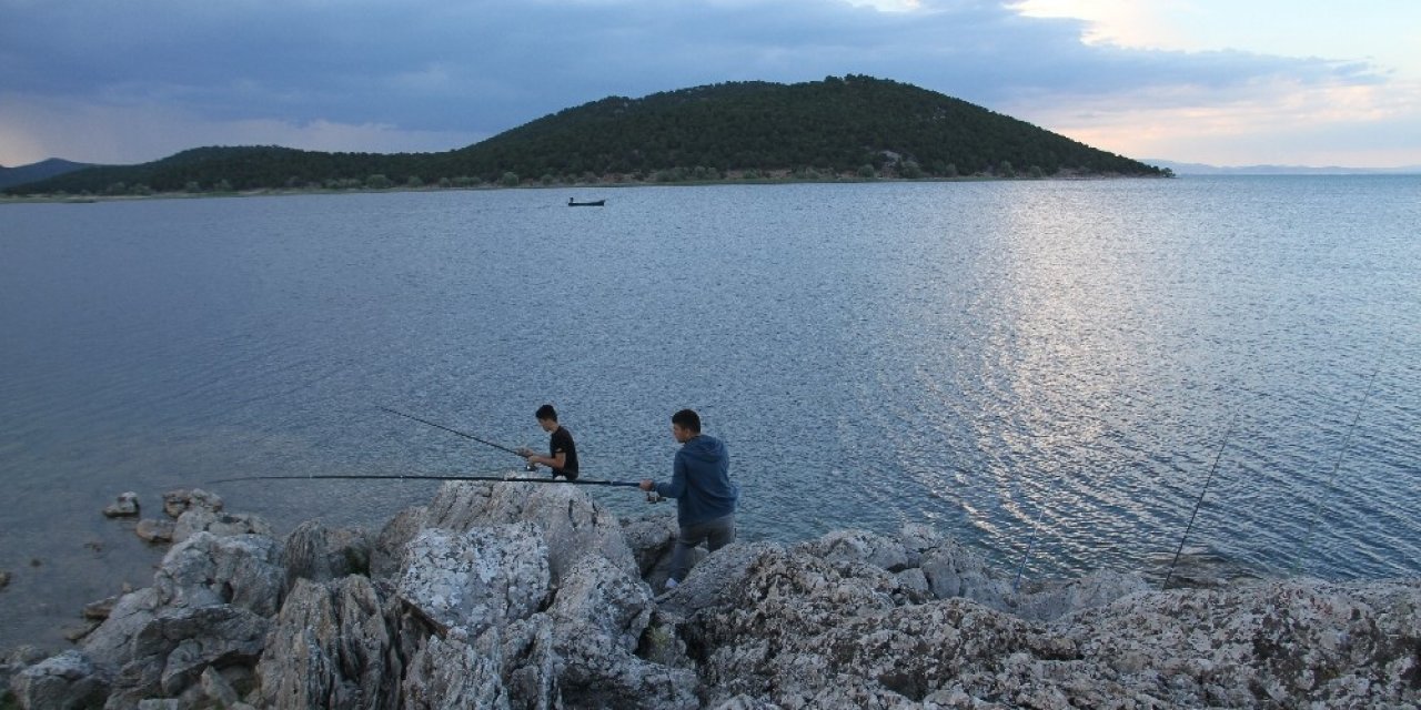 Beyşehir Gölü’nde olta avcılığı yapılabilecek alanlar yeniden belirlendi