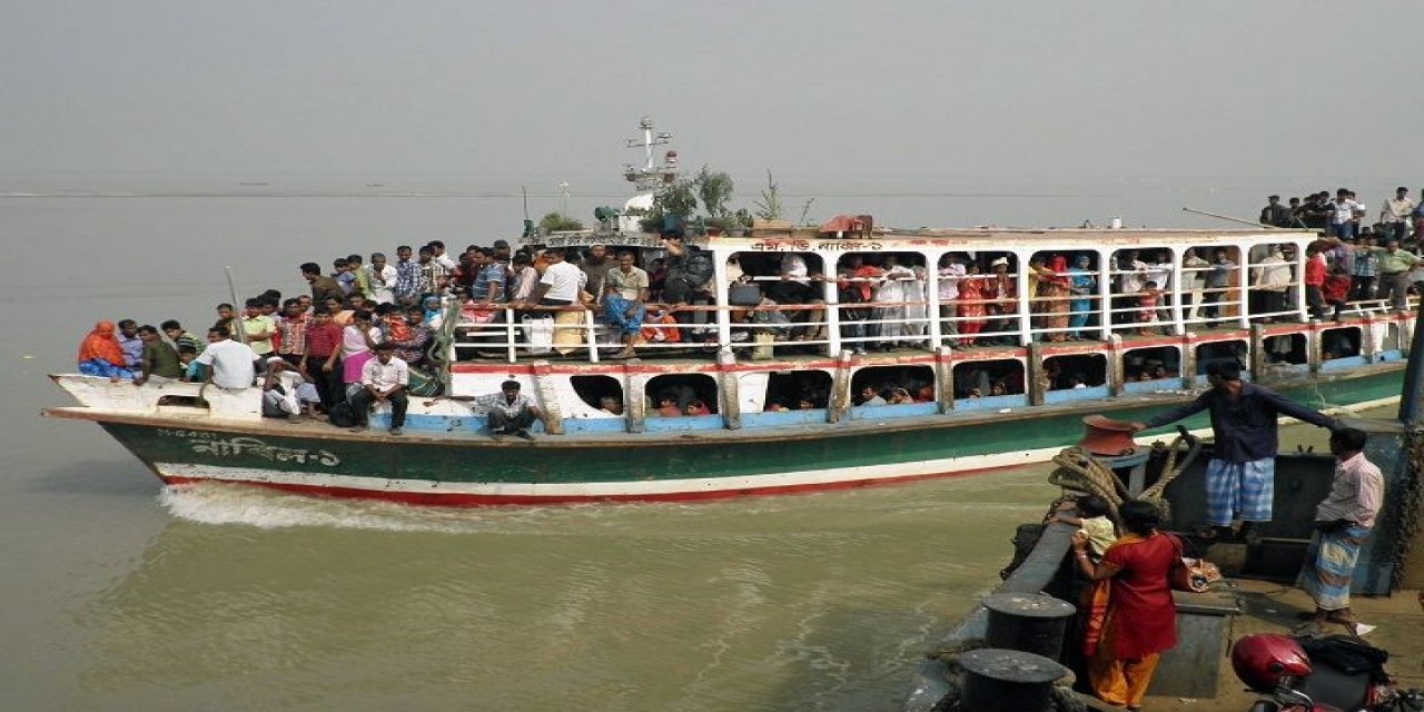 Bangladeş'te feribot kazası: 23 ölü