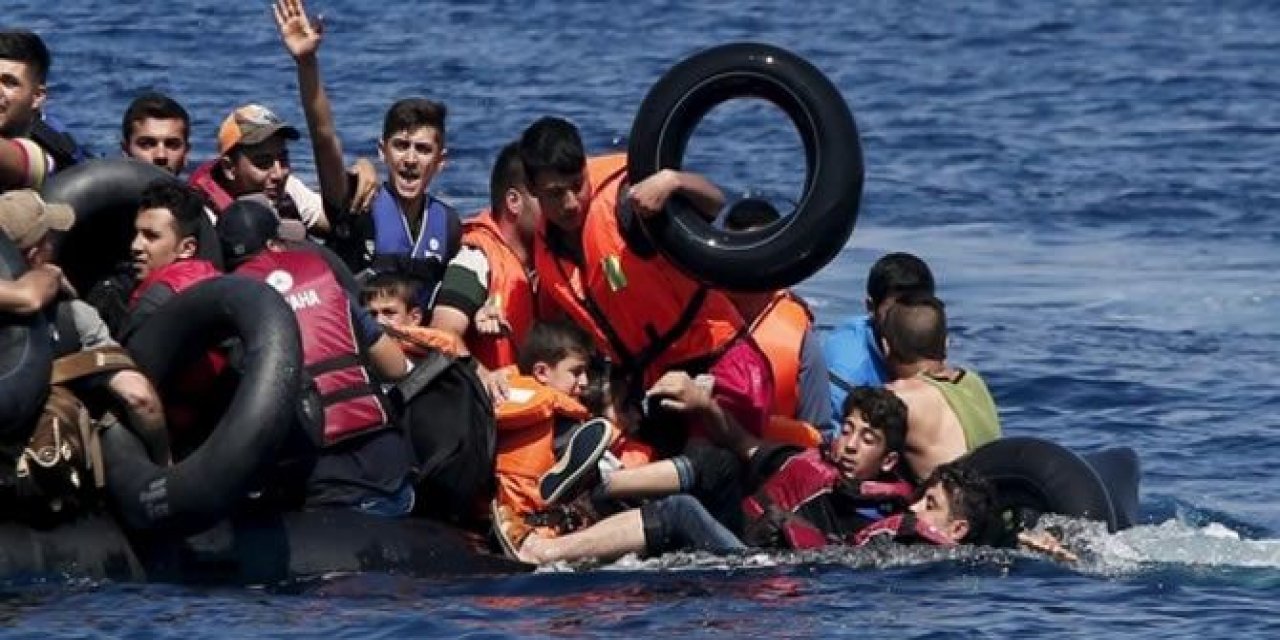 Ayvalık'ta sığınmacı botu battı: 35 kişi kurtuldu, 4 kişi aranıyor