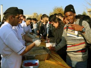 İnönü Üniversitesi'nden 8 Bin Öğrenciye Aşure İkramı