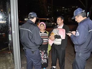 5 aylık bebekleriyle dilenen çifte ceza