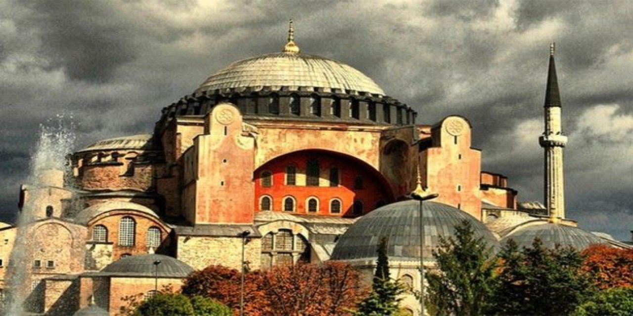 Ayasofya Camii'nde namaz öncesi icra edilecek program belli oldu