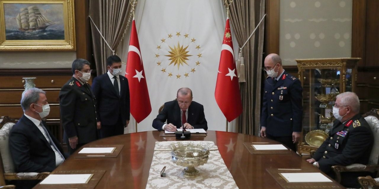 Cumhurbaşkanı Erdoğan onayladı! YAŞ kararları açıklandı