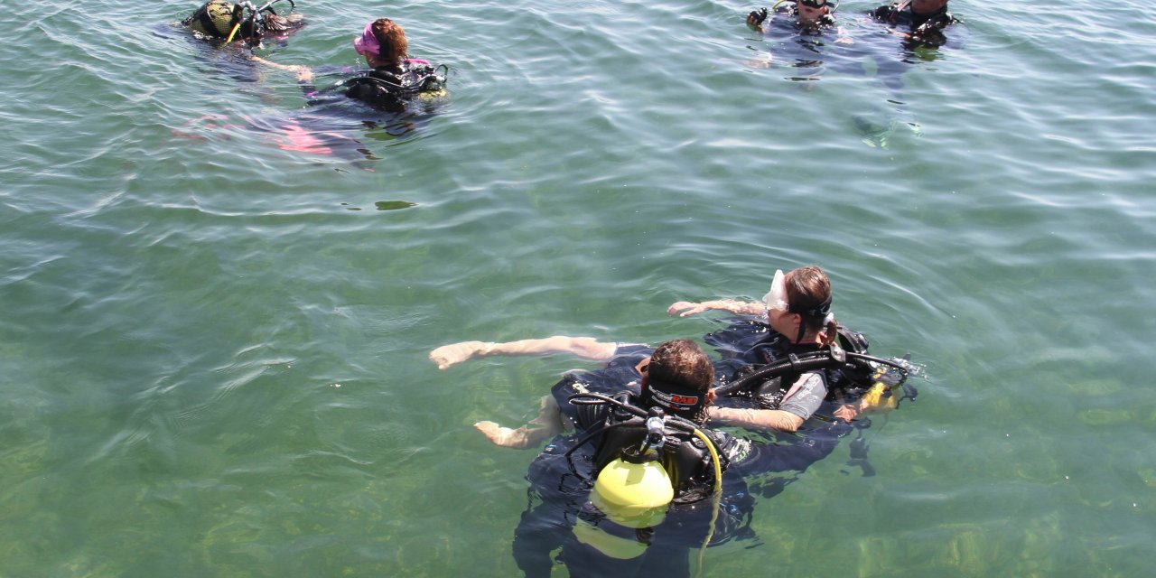 Milli yüzücü down sendromlu sporcular Beyşehir Gölü’ne dalış yaptı