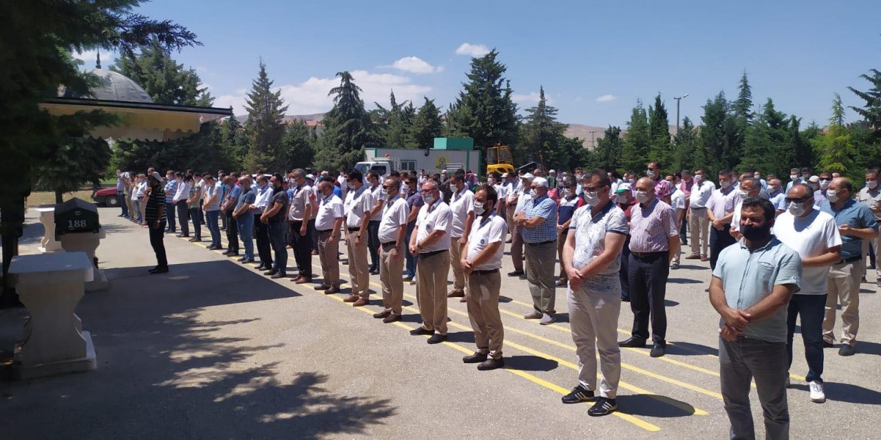 Nazmi Çillioğlu dualarla ebediyete uğurlandı