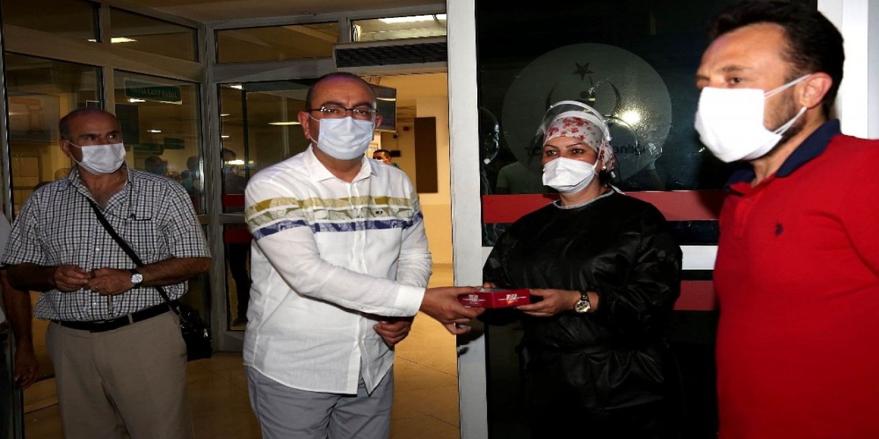 Başkan Kavuş’tan sağlık çalışanlarına destek ve moral ziyareti
