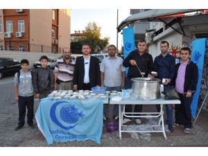 Agd, Manavgat'ta Bin Kase Aşure İkram Etti